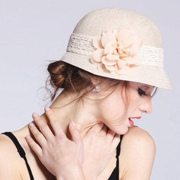 Women's Gatsby Linen Cloche Hat with Lace Band and Flower - Picture 3 of 4